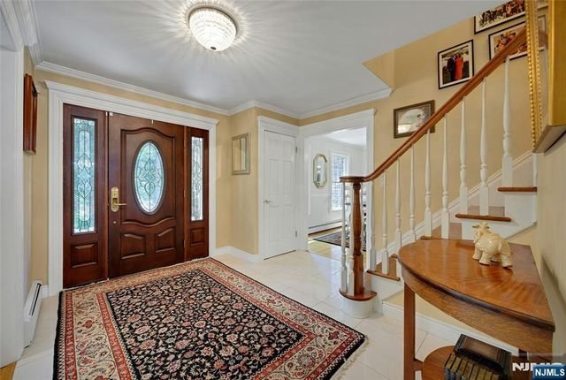 980 Briarwoods Road, Franklin Lakes, NJ 07417