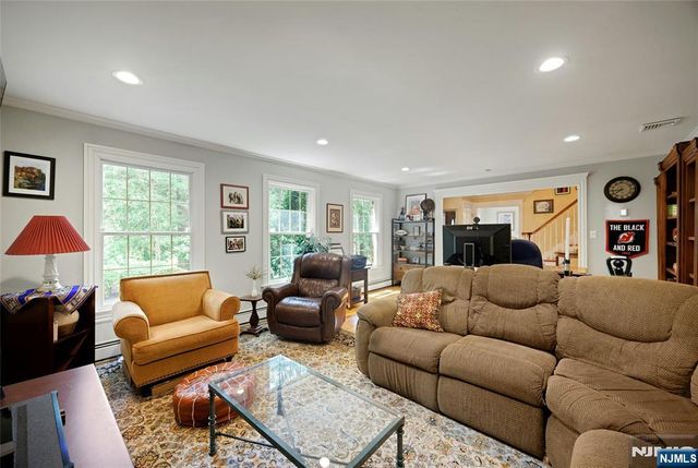 980 Briarwoods Road, Franklin Lakes, NJ 07417