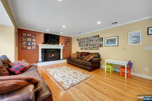 980 Briarwoods Road, Franklin Lakes, NJ 07417