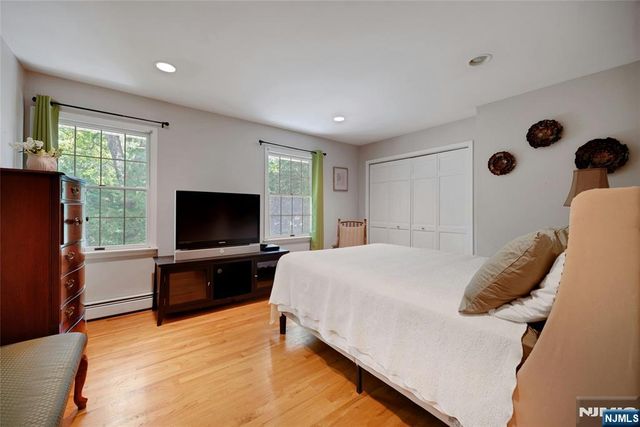 980 Briarwoods Road, Franklin Lakes, NJ 07417