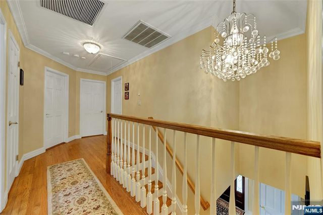 980 Briarwoods Road, Franklin Lakes, NJ 07417