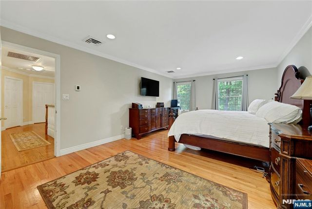 980 Briarwoods Road, Franklin Lakes, NJ 07417