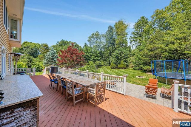 980 Briarwoods Road, Franklin Lakes, NJ 07417