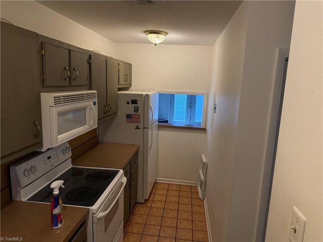 205 Village Lane F, Greensboro, NC 27409