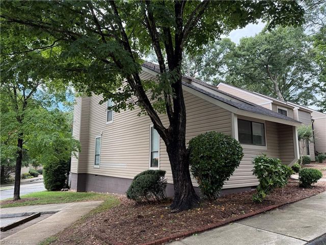 205 Village Lane F, Greensboro, NC 27409