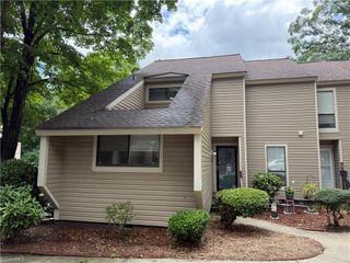 205 Village Lane F, Greensboro, NC 27409
