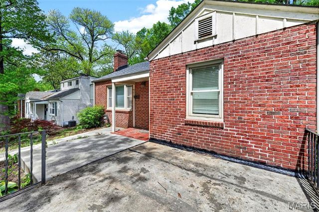 9719 Greenwood Terrace, Rock Hill, MO 63119