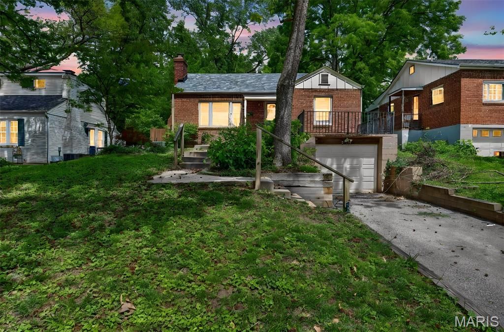 9719 Greenwood Terrace, Rock Hill, MO 63119