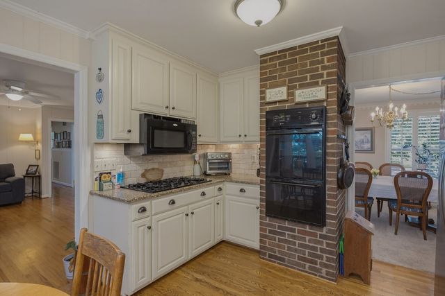 8417 Merrymount Dr, Nashville, TN 37221