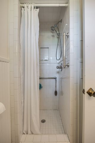 8417 Merrymount Dr, Nashville, TN 37221