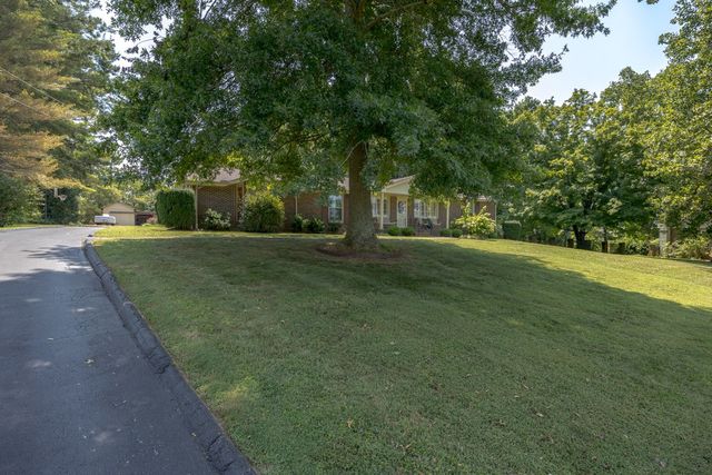 8417 Merrymount Dr, Nashville, TN 37221