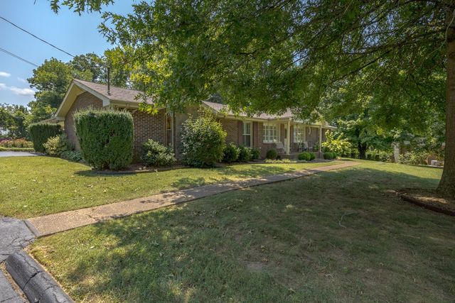 8417 Merrymount Dr, Nashville, TN 37221