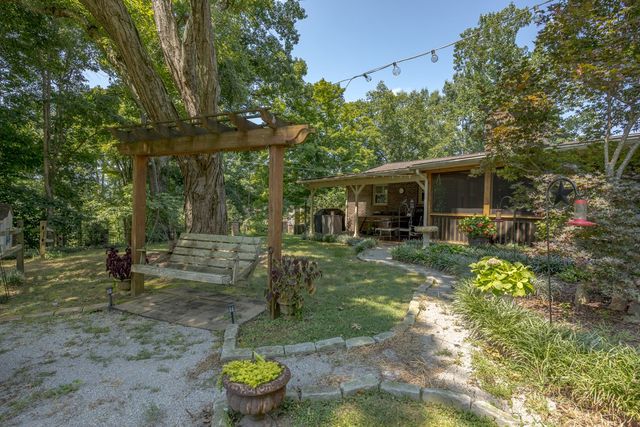 8417 Merrymount Dr, Nashville, TN 37221