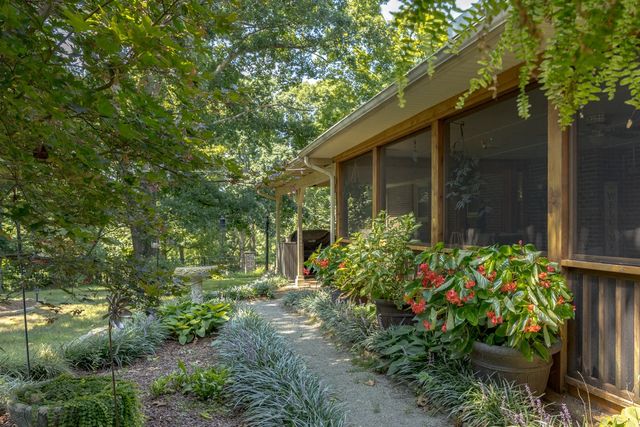8417 Merrymount Dr, Nashville, TN 37221