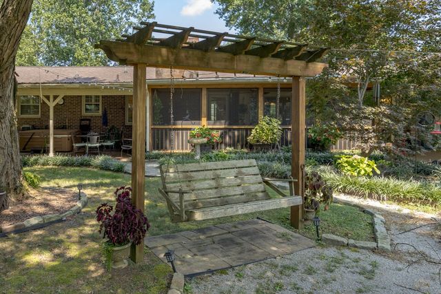 8417 Merrymount Dr, Nashville, TN 37221