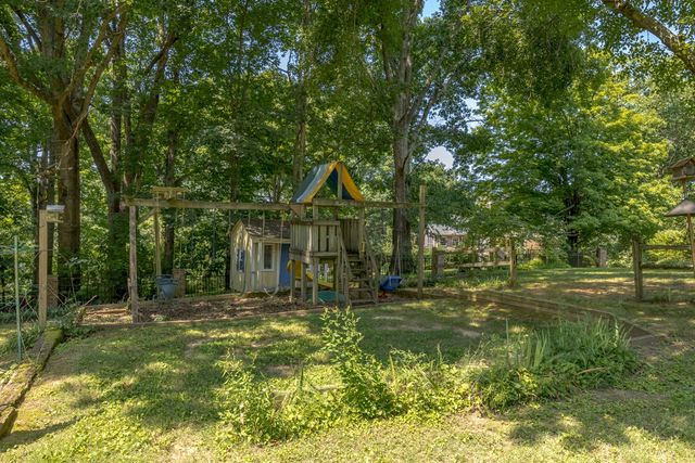 8417 Merrymount Dr, Nashville, TN 37221
