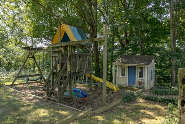 8417 Merrymount Dr, Nashville, TN 37221