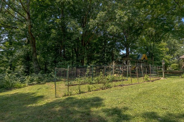 8417 Merrymount Dr, Nashville, TN 37221