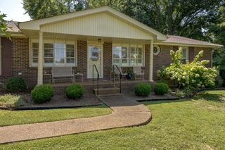 8417 Merrymount Dr, Nashville, TN 37221