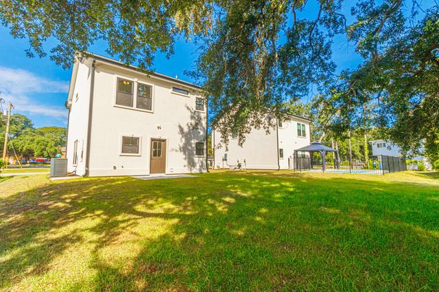 614 B Collins St., Myrtle Beach, SC 29577