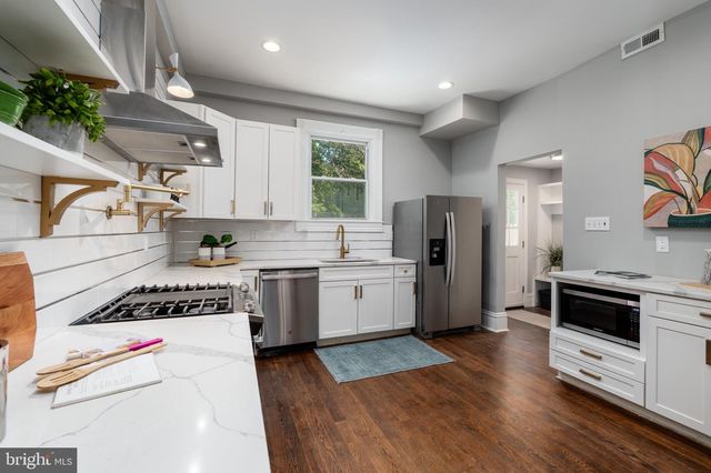 1906 W MAIN ST, Richmond, VA 23220