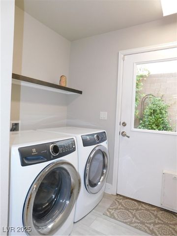 8065 Misty Canyon Avenue, Las Vegas, NV 89113