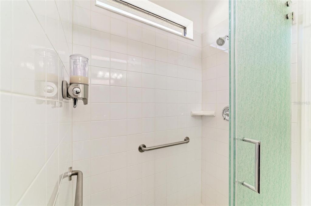Image 23 of property listing at 6735 HAVERHILL COURT, Bradenton, FL 34202