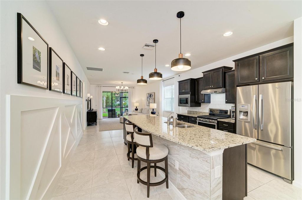 Image 6 of property listing at 6735 HAVERHILL COURT, Bradenton, FL 34202