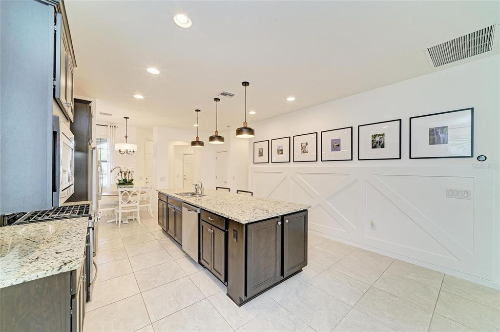 Image 10 of property listing at 6735 HAVERHILL COURT, Bradenton, FL 34202