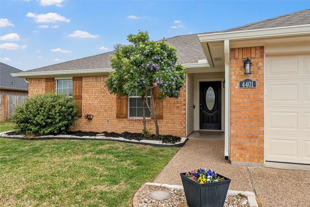 4401 Lacey Circle, Waco, TX 76708