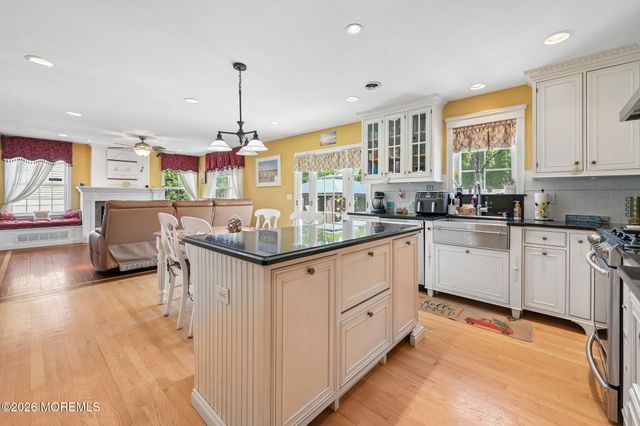 155 Riptide Avenue, Manahawkin, NJ 08050