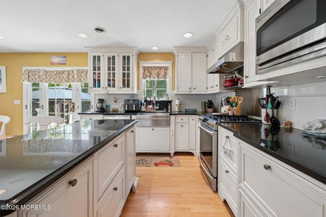 155 Riptide Avenue, Manahawkin, NJ 08050