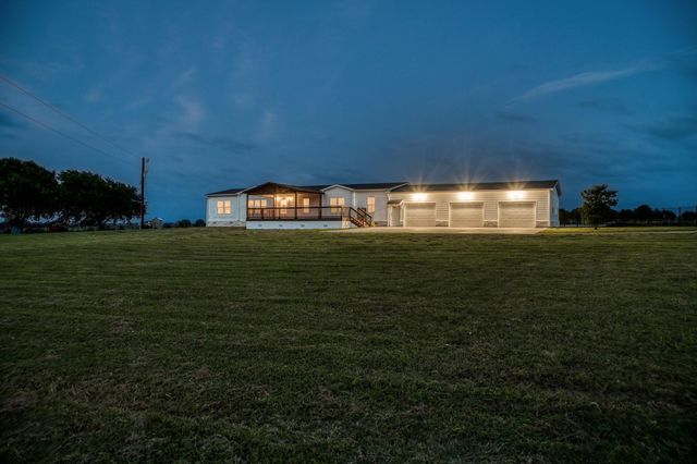 3575 County Road 271, Moulton, TX 77975