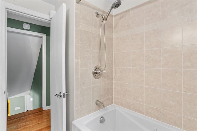 1049 Windermere Dr., Squirrel Hill, PA 15218