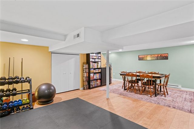 1049 Windermere Dr., Squirrel Hill, PA 15218