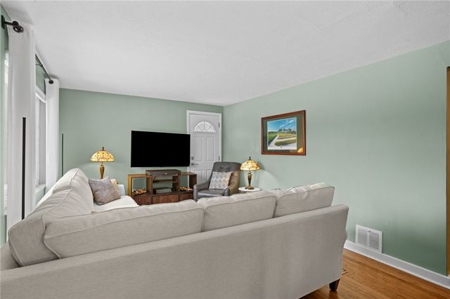 1049 Windermere Dr., Squirrel Hill, PA 15218