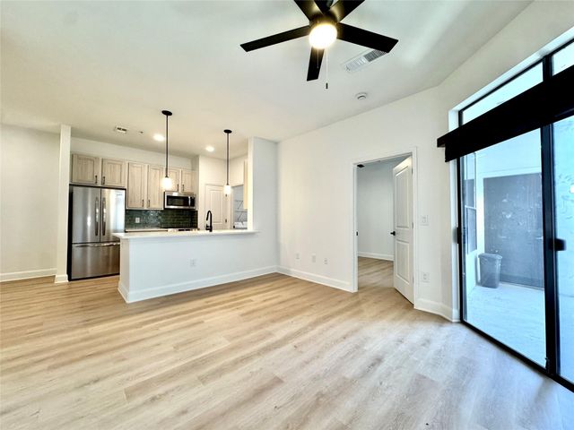 2300 Richmond St Avenue 327, Houston, TX 77098