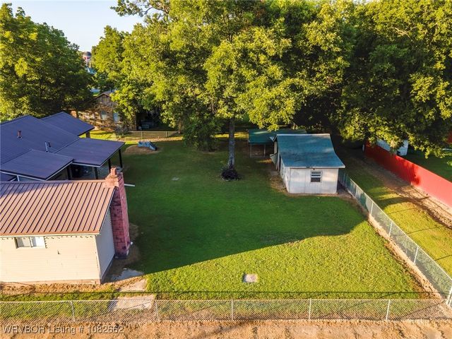 322 Locust Street, Sallisaw, OK 74955