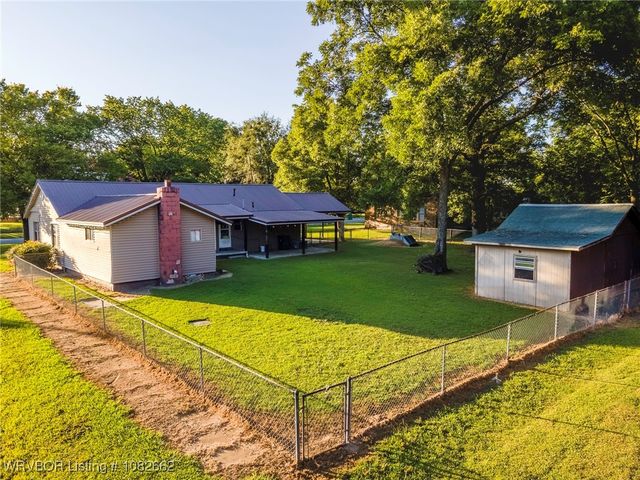 322 Locust Street, Sallisaw, OK 74955