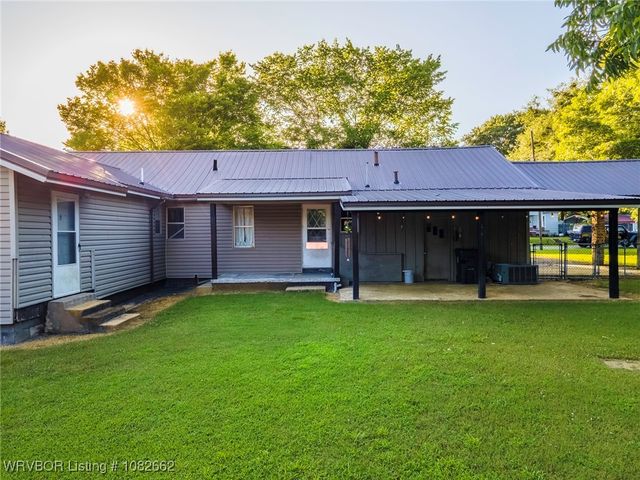 322 Locust Street, Sallisaw, OK 74955