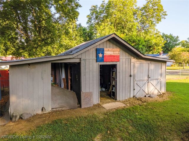 322 Locust Street, Sallisaw, OK 74955