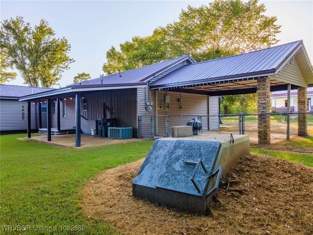 322 Locust Street, Sallisaw, OK 74955