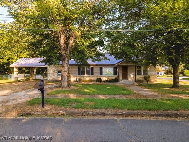 322 Locust Street, Sallisaw, OK 74955