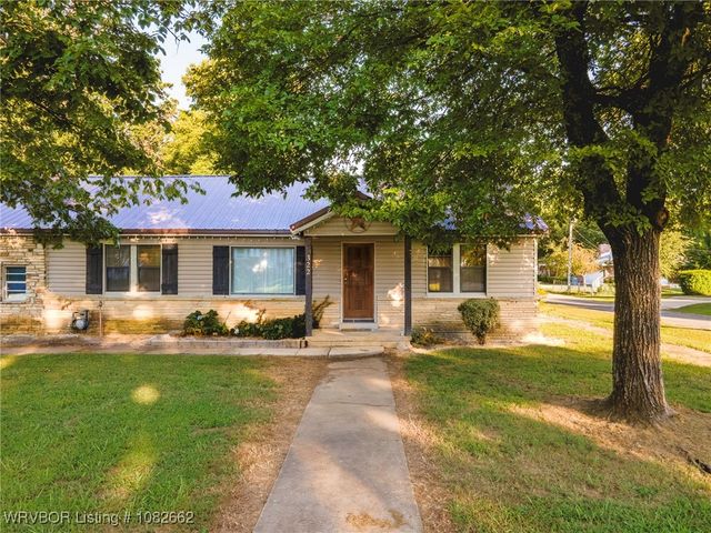 322 Locust Street, Sallisaw, OK 74955