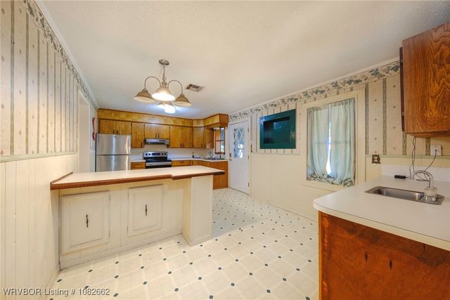 322 Locust Street, Sallisaw, OK 74955