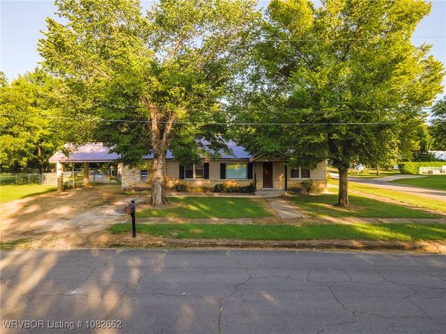 322 Locust Street, Sallisaw, OK 74955