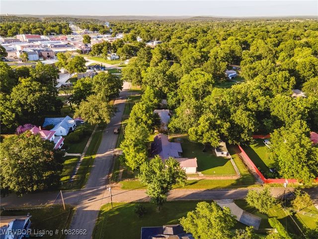 322 Locust Street, Sallisaw, OK 74955