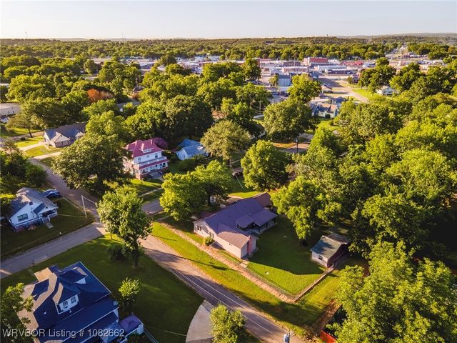 322 Locust Street, Sallisaw, OK 74955