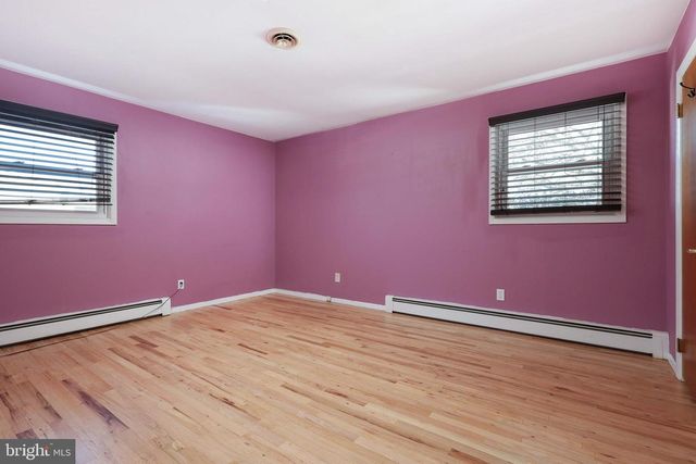 42 RUNNING BROOK RD W, Ewing, NJ 08638