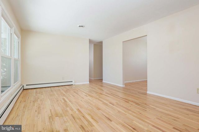 42 RUNNING BROOK RD W, Ewing, NJ 08638